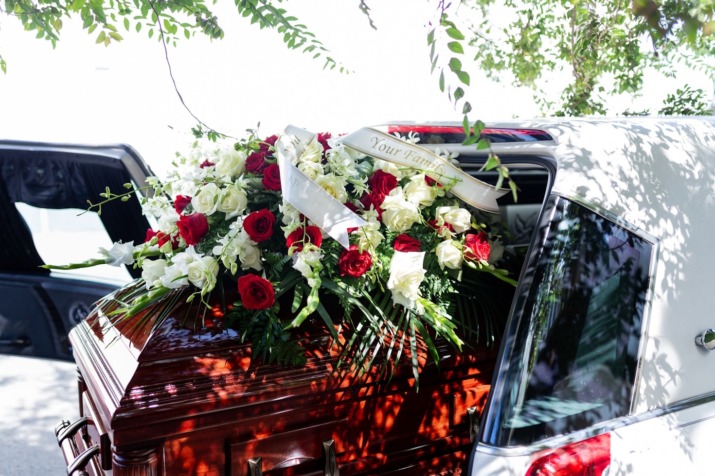 5 Tips for Navigating Funeral Expenses
